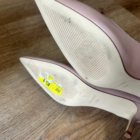 Nine West ‘Arlene’ heels in blush leather, size 6.5 - Picture 6 of 6